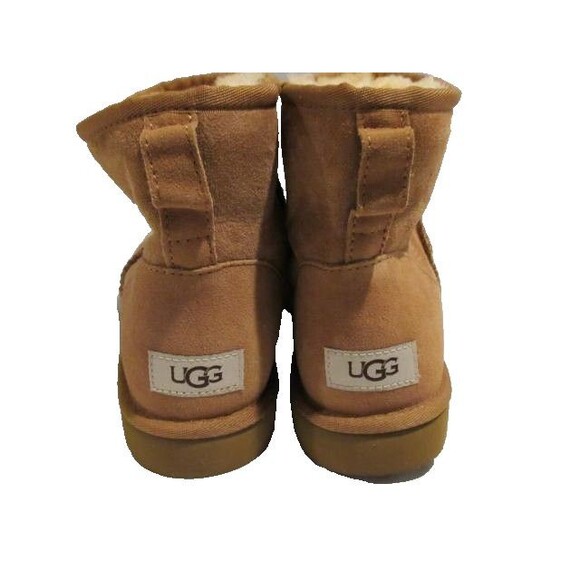 UGG Ultra Mini Boots – Size 10 – Pre-Owned, Excellent Condition - Picture 10 of 10